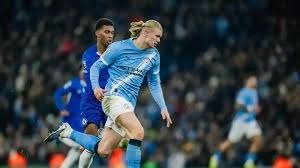 大谷翔平在 2023 年 8 月对阵红人队时虽然因伤退场，但在第二场依然坚持以打者身份出赛